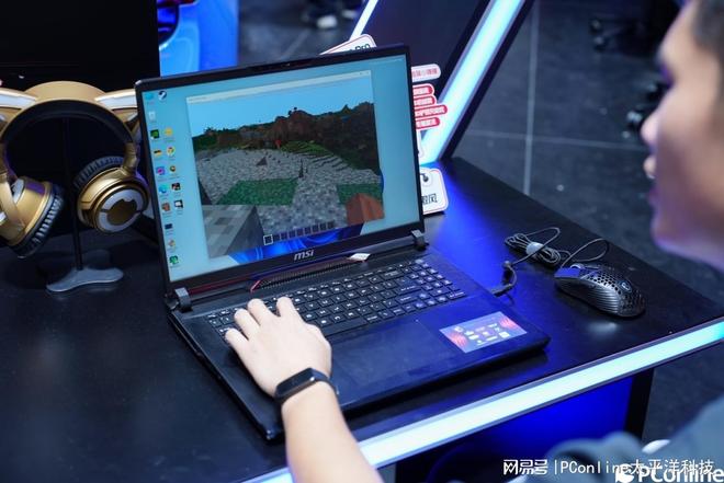 霸电竞椅细分领域!傲风刷屏CJ各大展台CQ9电子有限公司CJ2024回顾 制(图8) 霸电竞椅细分领域!傲风刷屏CJ各大展台CQ9电子有限公司CJ2024回顾 制(图8)