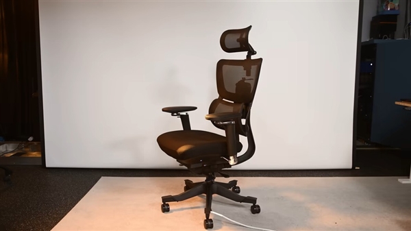 D+RTX 4060塞进电竞椅：一根线即可运行CQ9电子有限公司这椅子不简单！9800X3(图4)